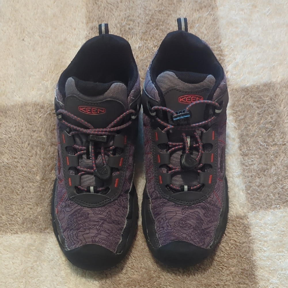 Boys Keen Shoes Size 3